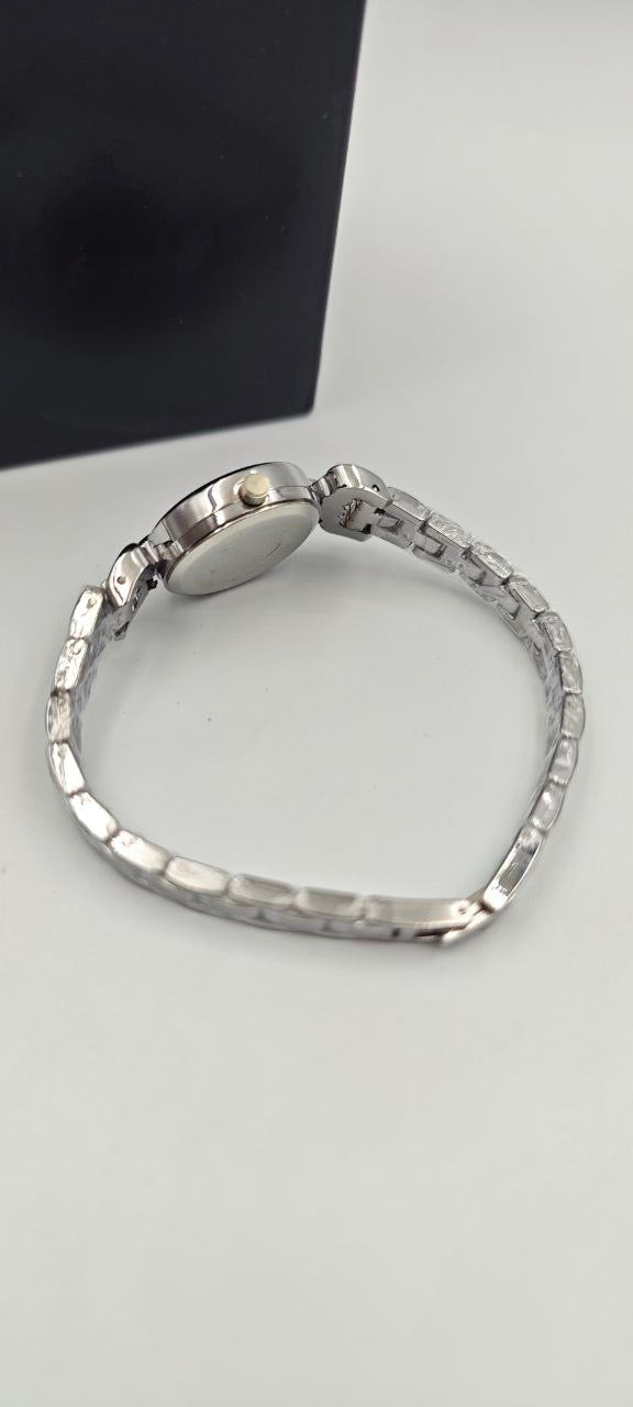 DIŞI GOLD İÇİ PEMBE YUVARLAK BAYAN SAAT