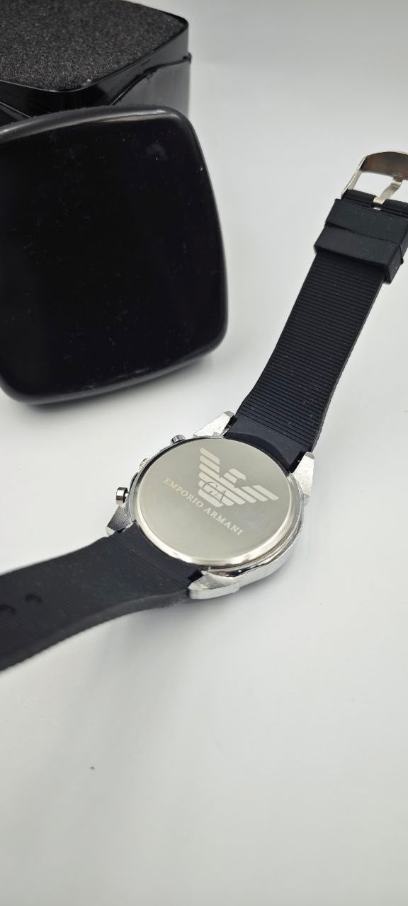 EMPOROİ ARMANI PLASTİK KORDON SİYAH SAAT