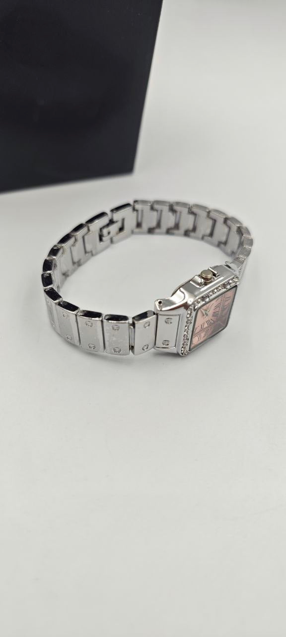 DIŞI GÜMÜŞ İÇİ PEMBE KARE BAYAN SAAT