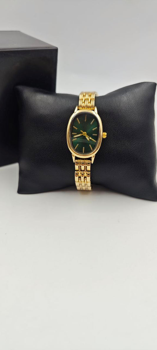 DIŞI GOLD İÇİ YEŞİL BAYAN SAAT