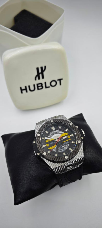 HUBLOT GENEVE İÇİ SİYAH KARBON SAAT
