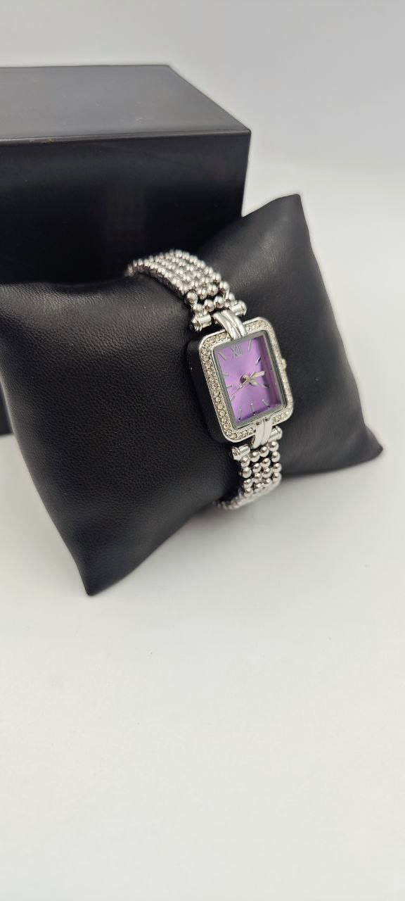 DIŞI GÜMÜŞ İÇİ MOR KARE BAYAN SAAT