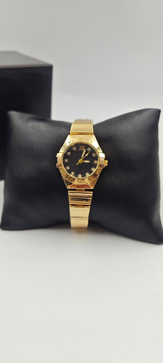 DIŞI ALTIN İÇİ SİYAH YUVARLAK BAYAN SAAT
