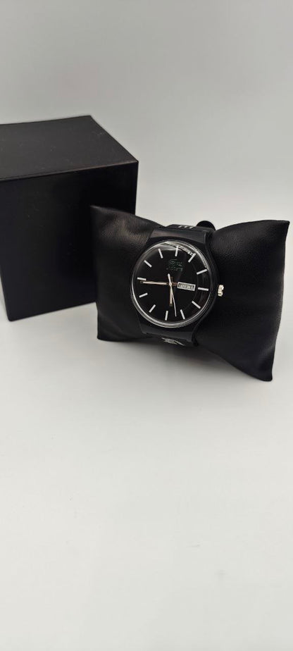 ®️ LACOSTE SLİKON SİYAH SAAT