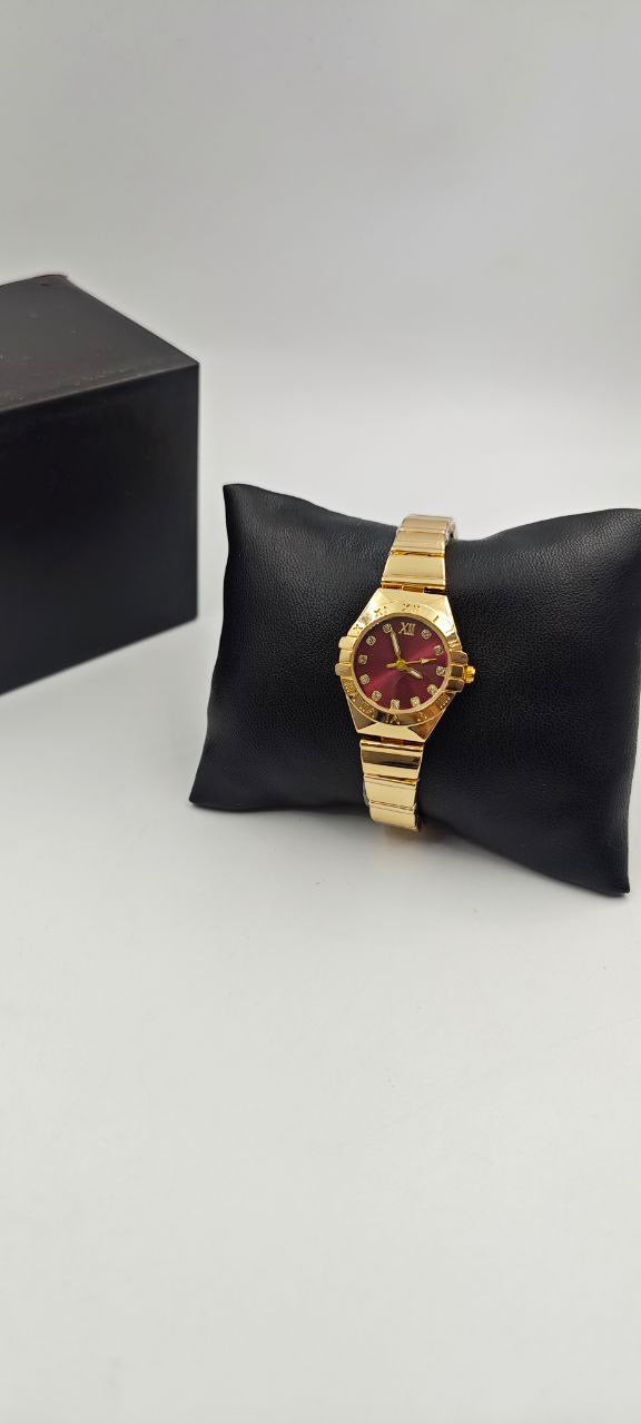 DIŞI ALTIN İÇİ KIRMIZI YUVARLAK BAYAN SAAT