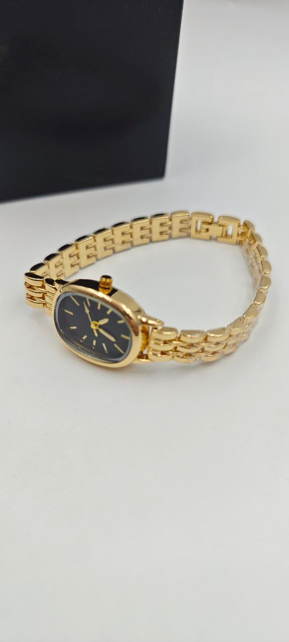 DIŞI GOLD İÇİ SİYAH BAYAN SAAT