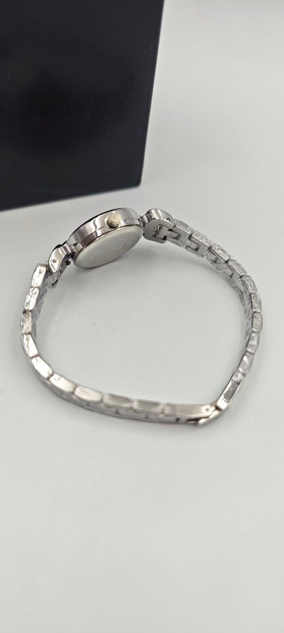 DIŞI GOLD İÇİ PEMBE YUVARLAK BAYAN SAAT