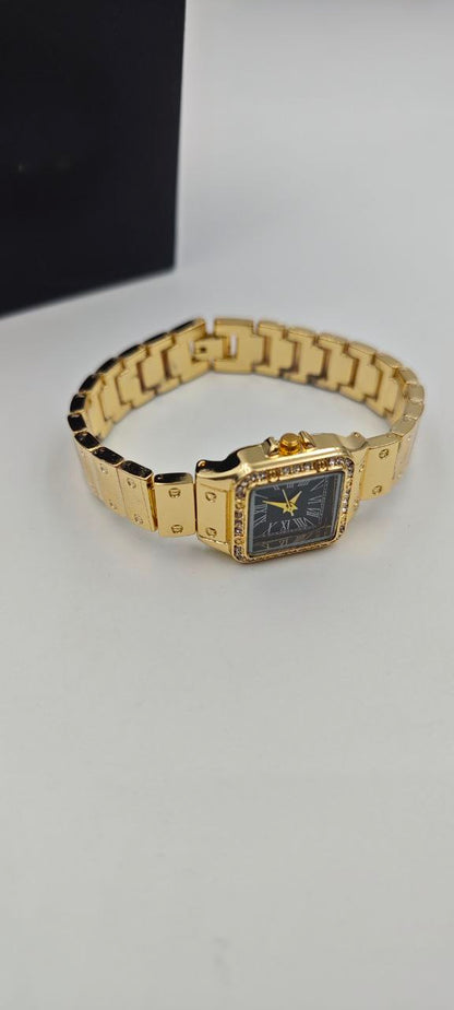 DIŞI ALTIN İÇİ SİYAH KARE BAYAN SAAT