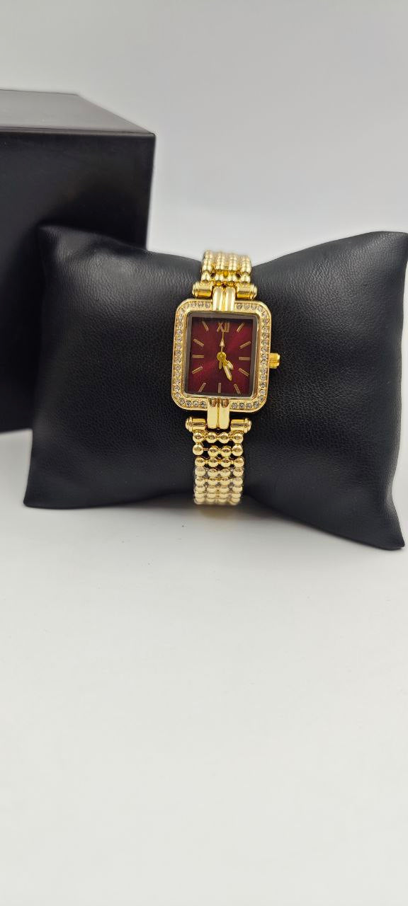DIŞI ALTIN İÇİ KIRMIZI KARE BAYAN SAAT