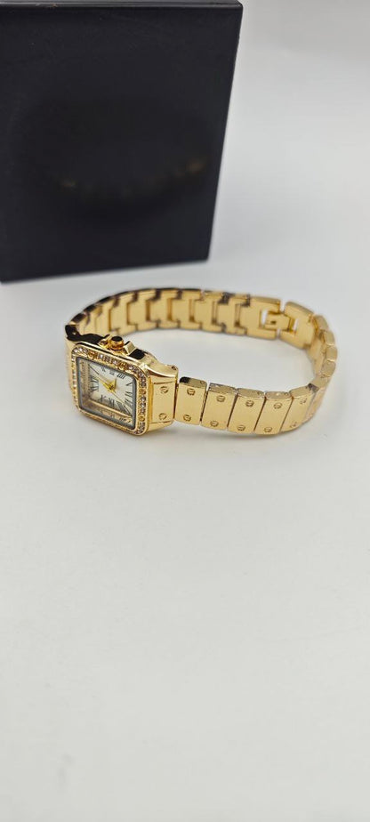 DIŞI ALTIN İÇİ BEYAZ KARE BAYAN SAAT