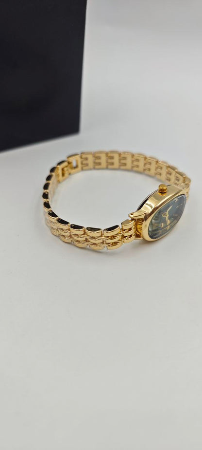 DIŞI GOLD İÇİ YEŞİL BAYAN SAAT