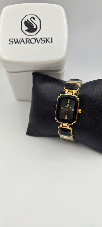 SWAROVSKİ SİYAH BAYAN SAAT