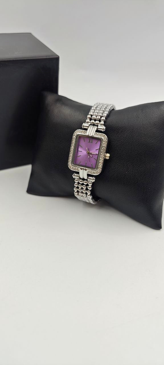 DIŞI GÜMÜŞ İÇİ MOR KARE BAYAN SAAT