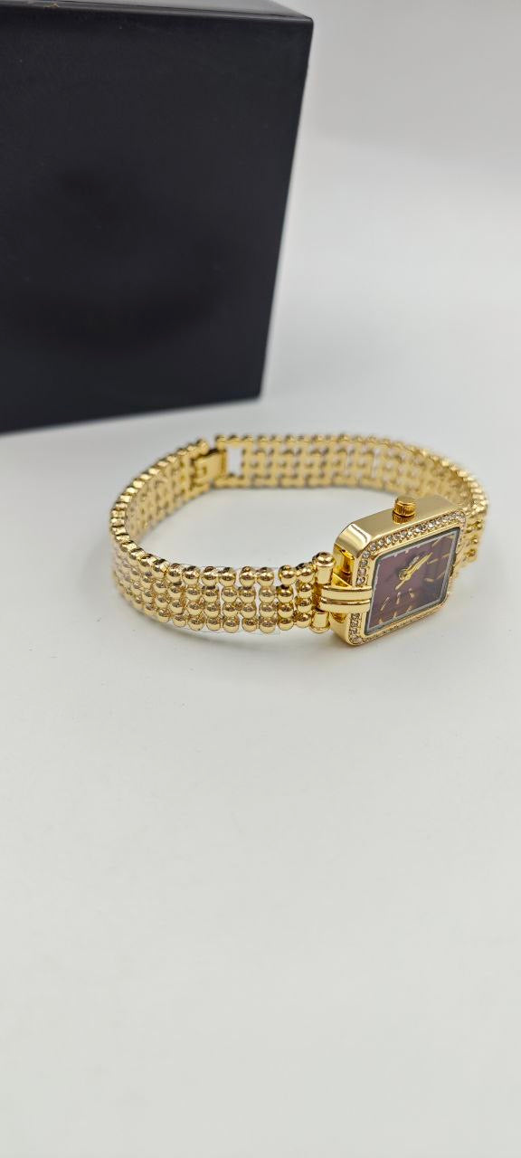 DIŞI ALTIN İÇİ KIRMIZI KARE BAYAN SAAT