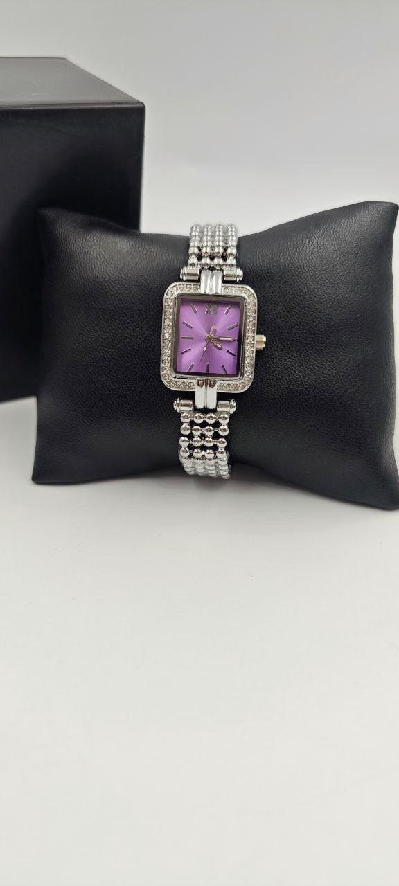 DIŞI GÜMÜŞ İÇİ MOR KARE BAYAN SAAT