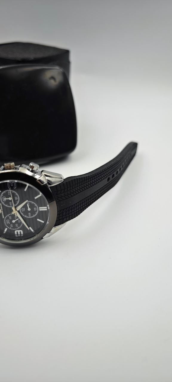 EMPOROİ ARMANI PLASTİK KORDON SİYAH SAAT