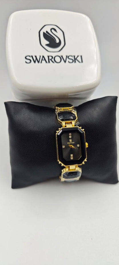 SWAROVSKİ SİYAH BAYAN SAAT
