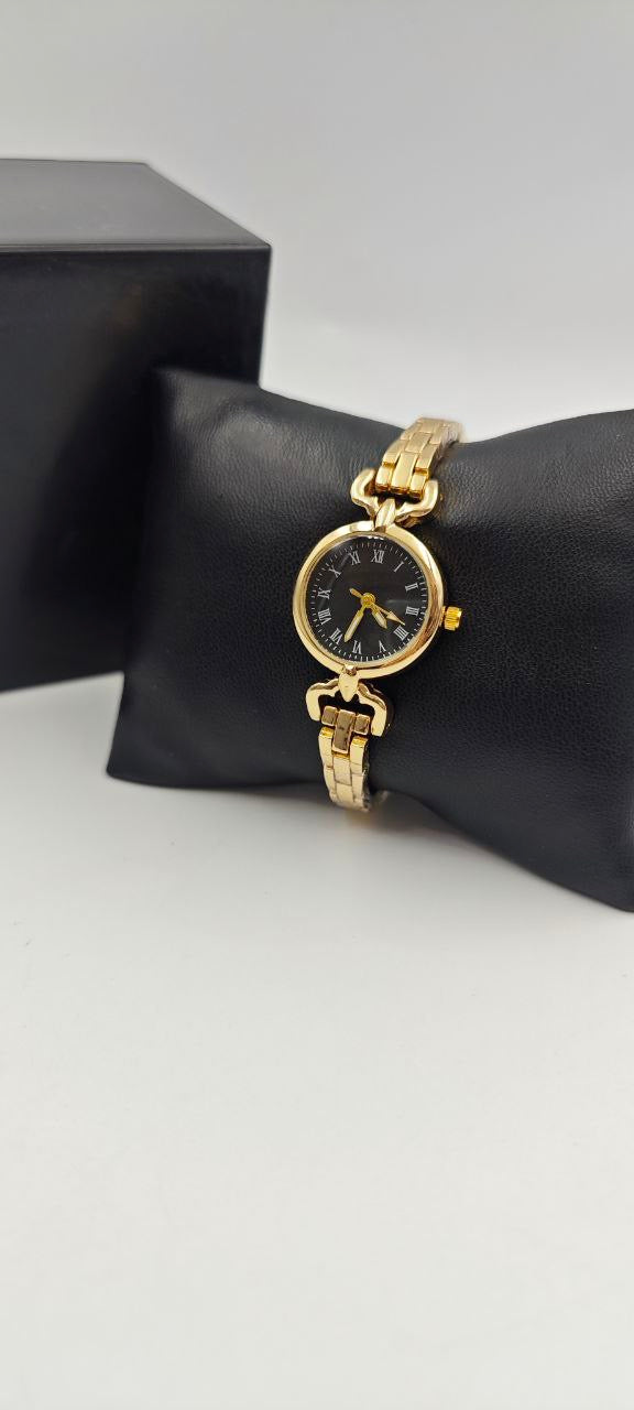 DIŞI GOLD İÇİ SİYAH YUVARLAK BAYAN SAAT