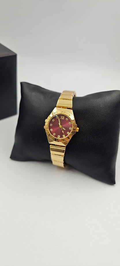 DIŞI ALTIN İÇİ KIRMIZI YUVARLAK BAYAN SAAT