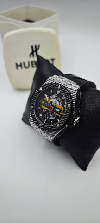 HUBLOT GENEVE İÇİ SİYAH KARBON SAAT