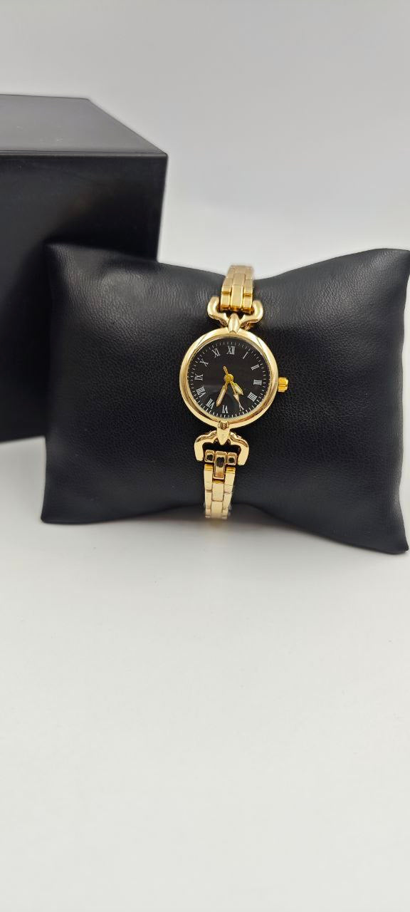 DIŞI GOLD İÇİ SİYAH YUVARLAK BAYAN SAAT