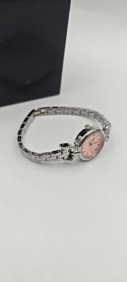 DIŞI GOLD İÇİ PEMBE YUVARLAK BAYAN SAAT