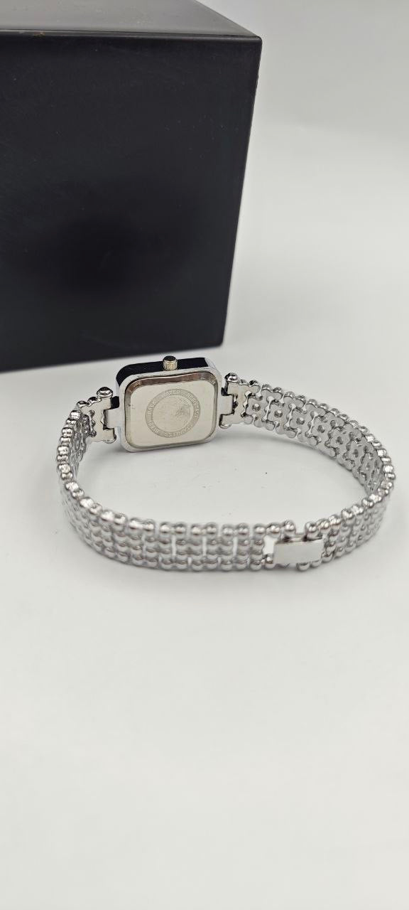 DIŞI GÜMÜŞ İÇİ KAHVERENGİ KARE BAYAN SAAT