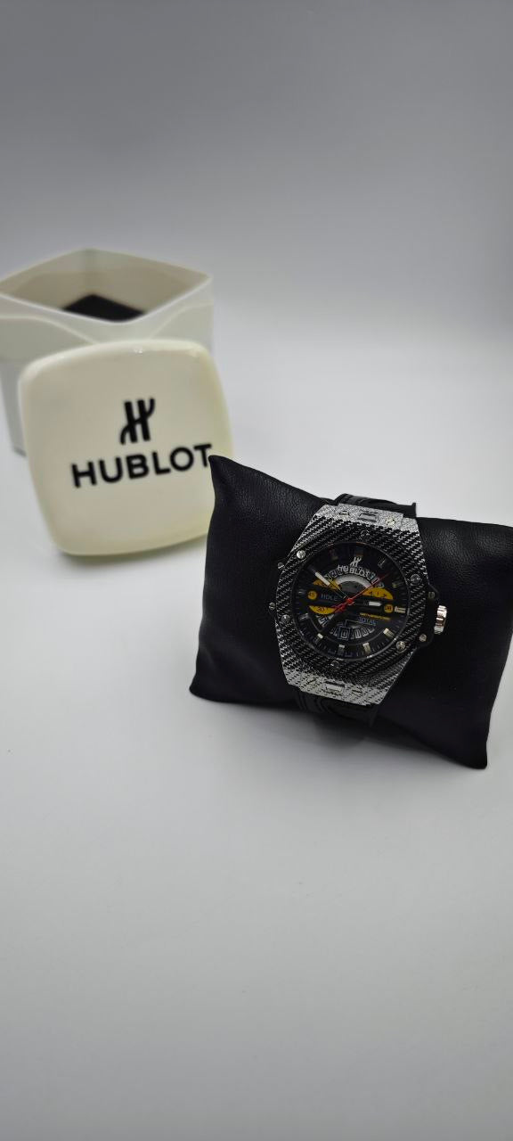 HUBLOT GENEVE İÇİ SİYAH KARBON SAAT