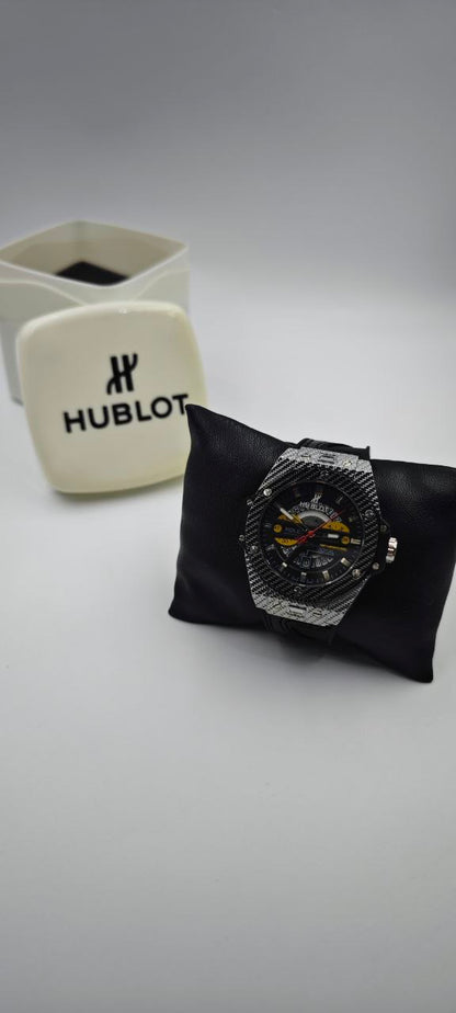 HUBLOT GENEVE İÇİ SİYAH KARBON SAAT
