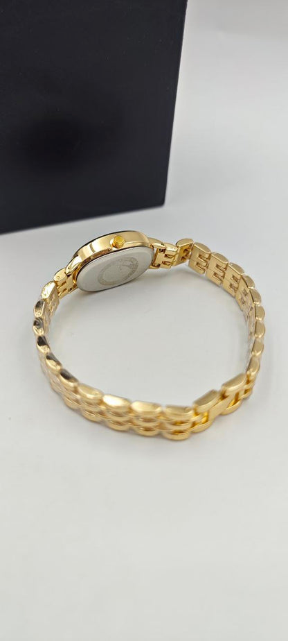 DIŞI GOLD İÇİ SİYAH BAYAN SAAT