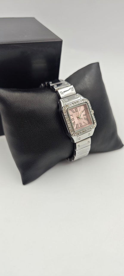 DIŞI GÜMÜŞ İÇİ PEMBE KARE BAYAN SAAT